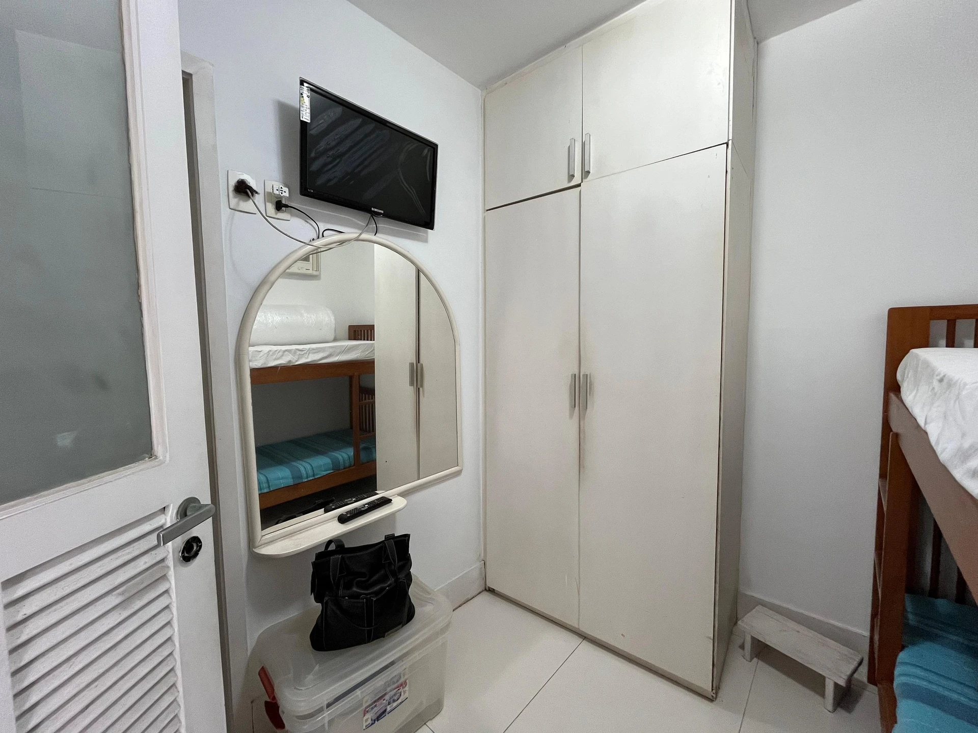 4-bedroom apartment with a water view — photo 48