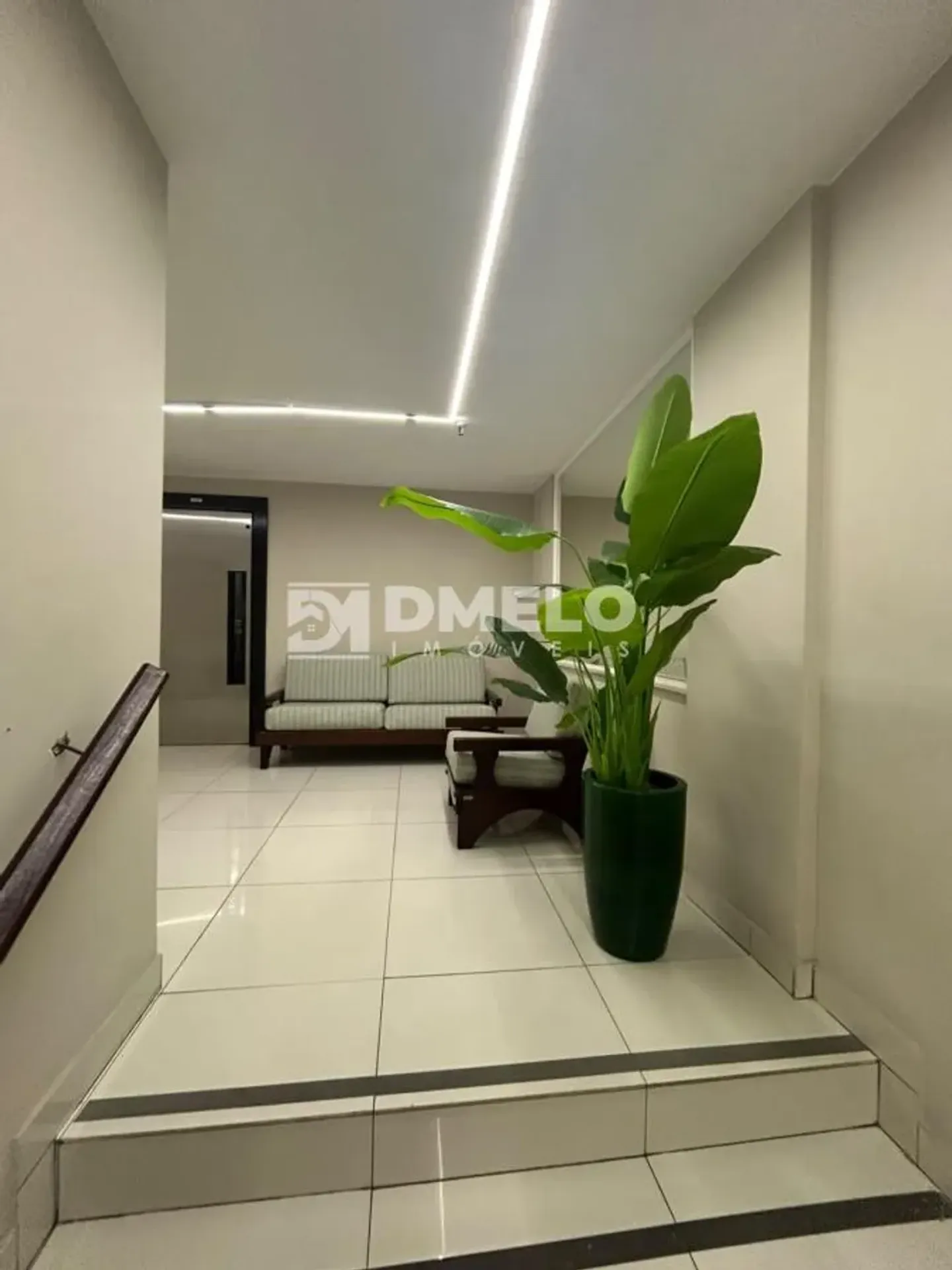 Apartment, 83 m², with wood or laminate floors — photo 34