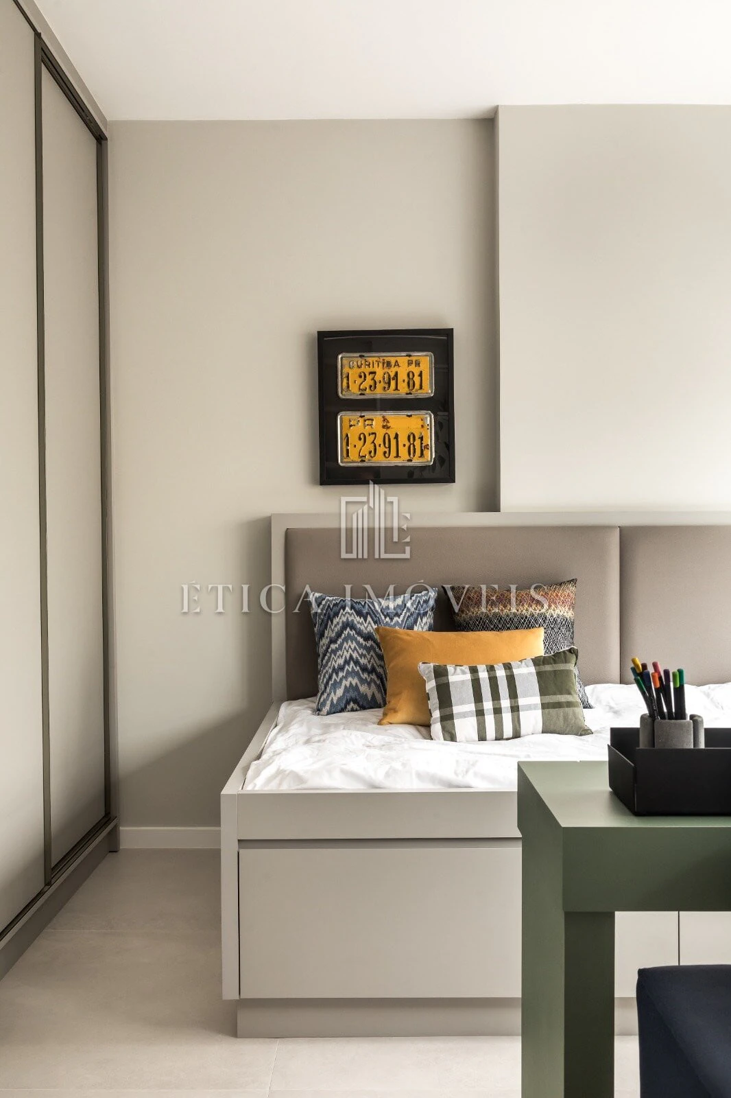 Home office in a one-bedroom apartment, 29 m² — photo 3