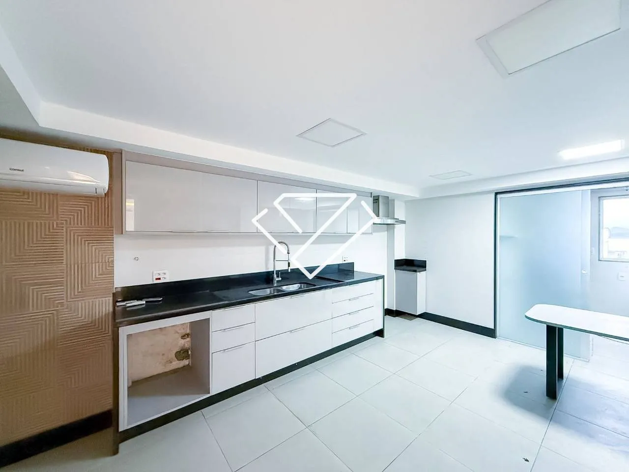 Water view in a 3-bedroom apartment, 660 m² — photo 5