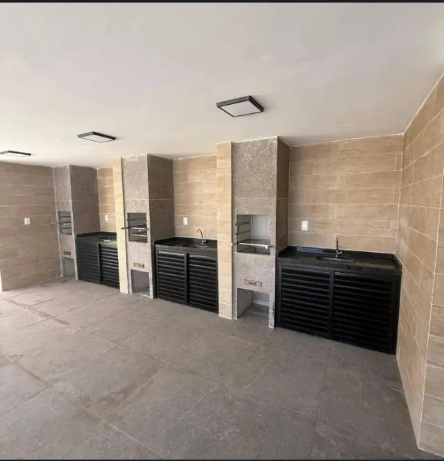 2-bedroom apartment in a building with a gym — photo 7
