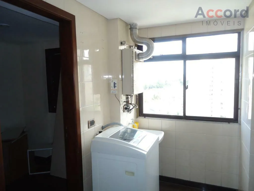Top-floor apartment with 2 bedrooms and 4 bathrooms, 224 m² — photo 23