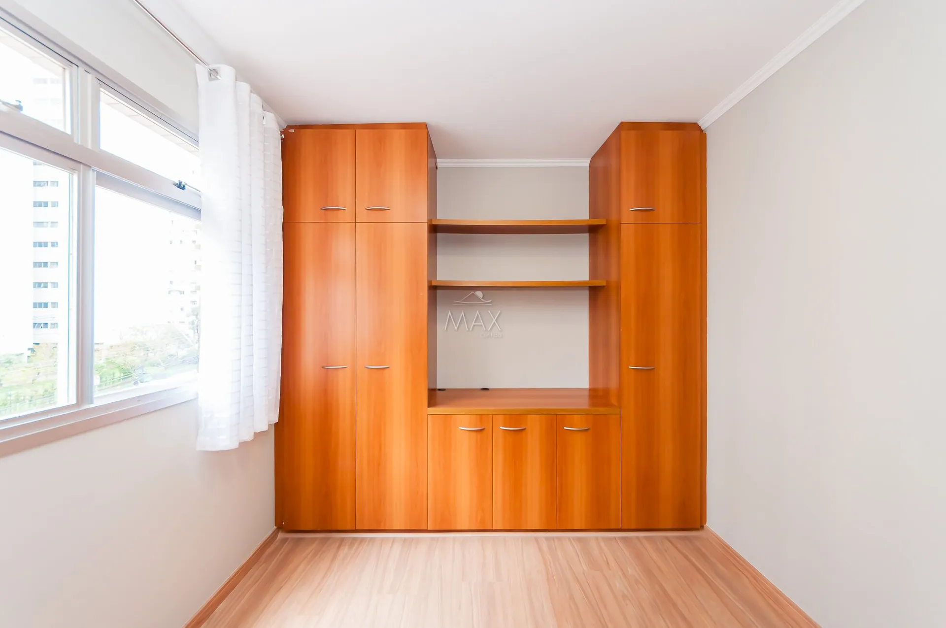 Furnished apartment, 89 m², with a glass-enclosed balcony — photo 18