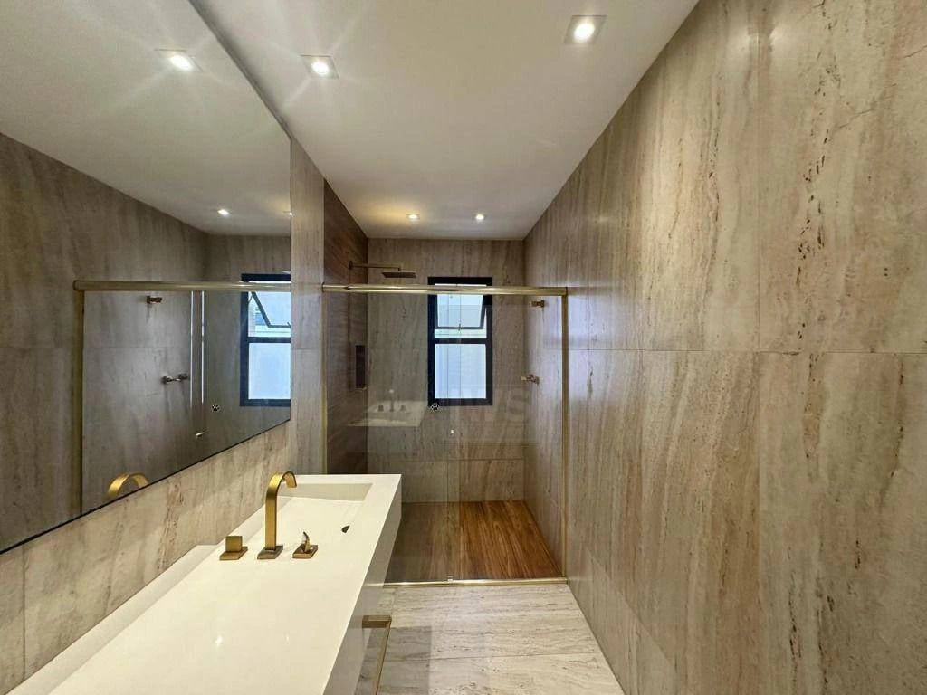 Furnished duplex penthouse with enclosed balcony — photo 23