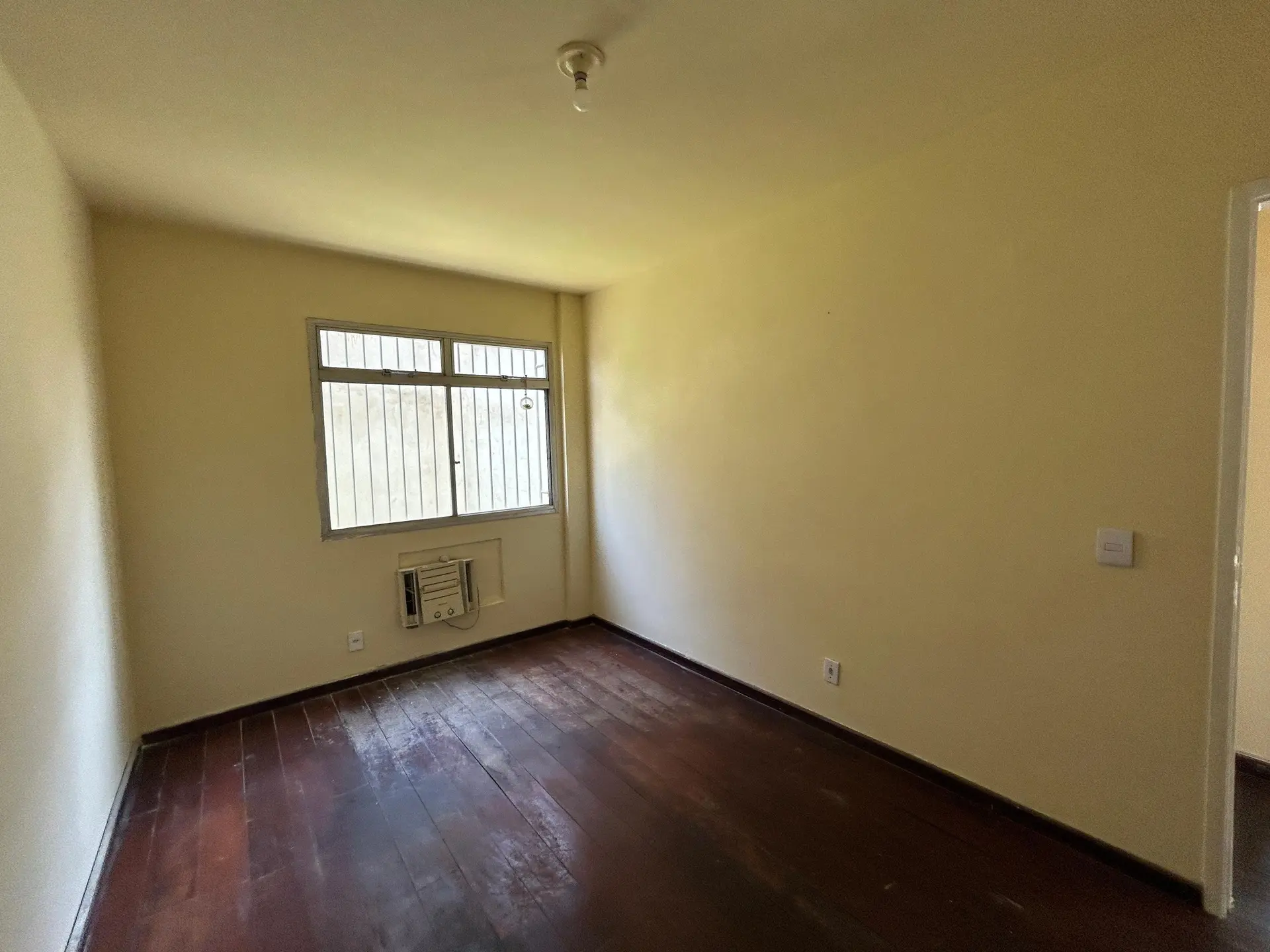 Деревянный пол или ламинат и 2 спальни: квартира 80 м² — photo 17