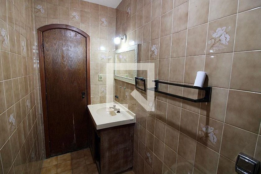 Casa com 6 quartos e 600 m² para aluguel — photo 42
