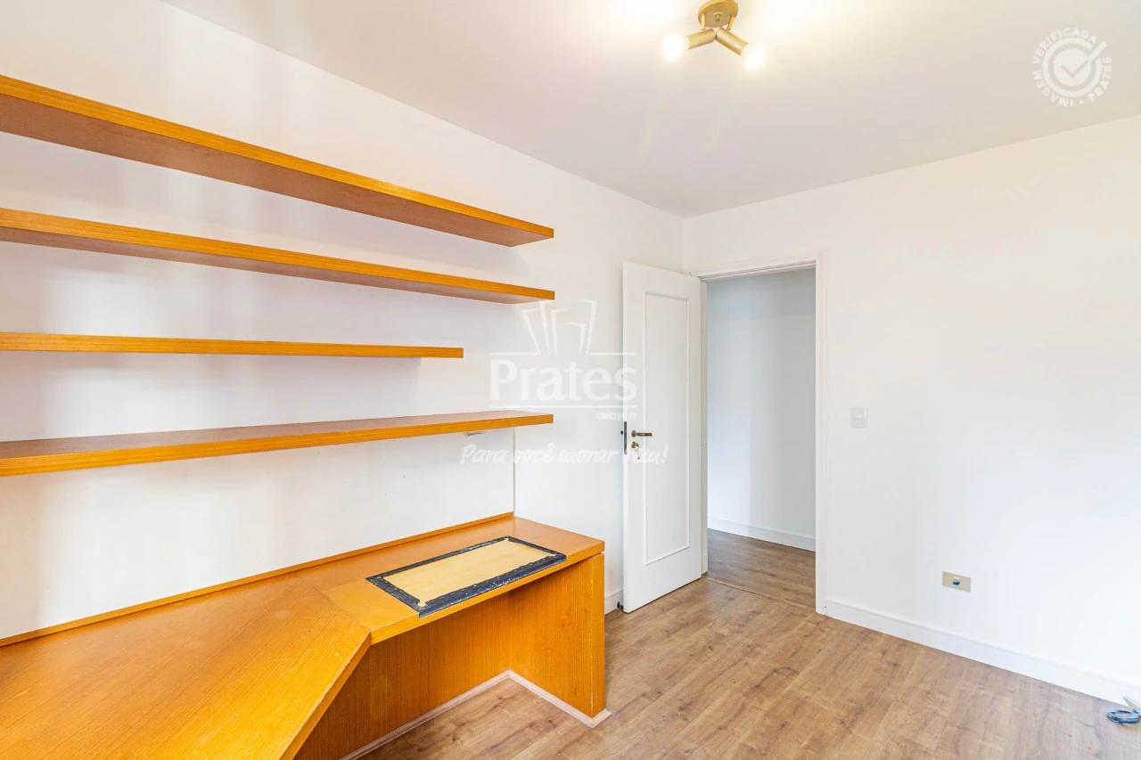 3-bedroom apartment with a home office in Curitiba — photo 11