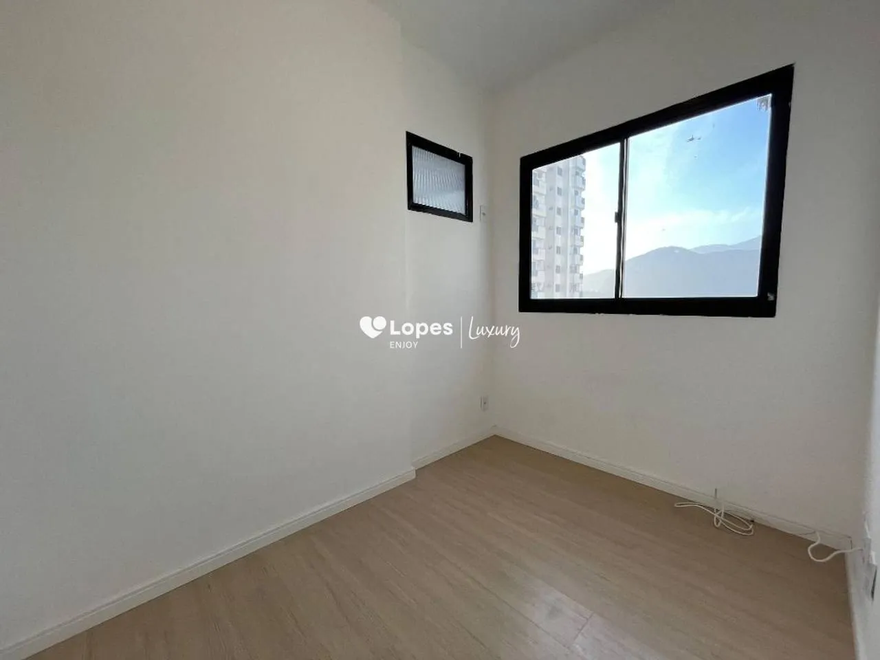 Rental apartment with 3 bedrooms, balcony and 3 bathrooms — photo 11