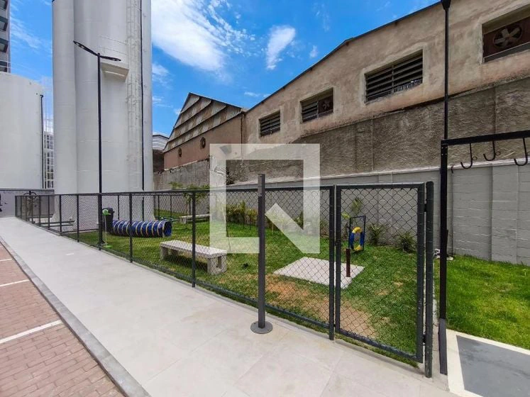 Glass-enclosed balcony in a one-bedroom apartment, 36 m² — photo 14
