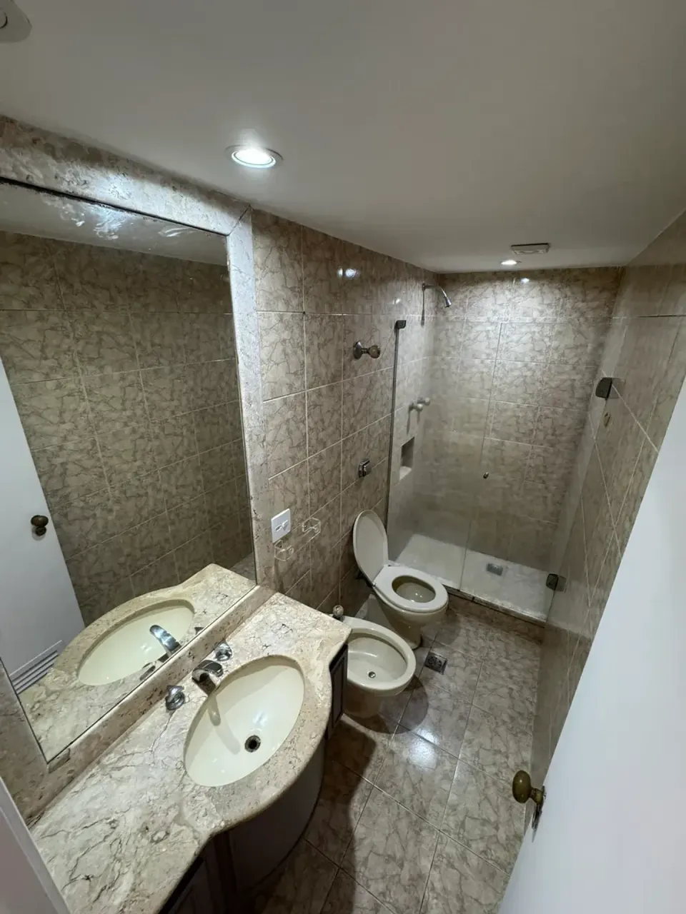 Rental apartment with 99 m², 3 bedrooms and 3 bathrooms — photo 4