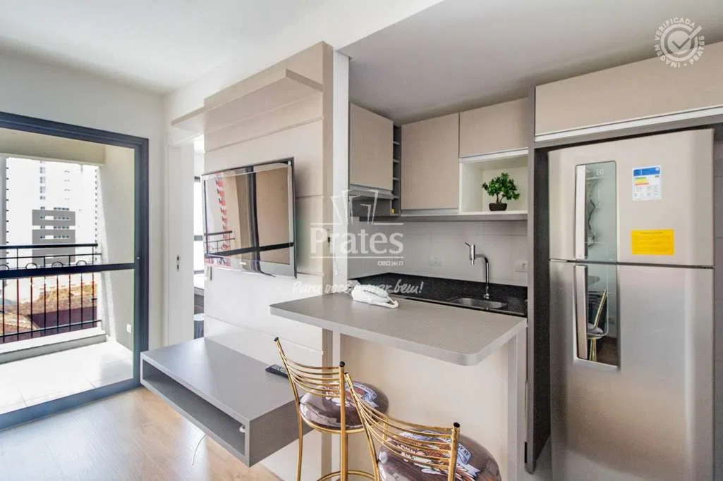 Wood or laminate floors in a one-bedroom apartment, 35 m² — photo 2