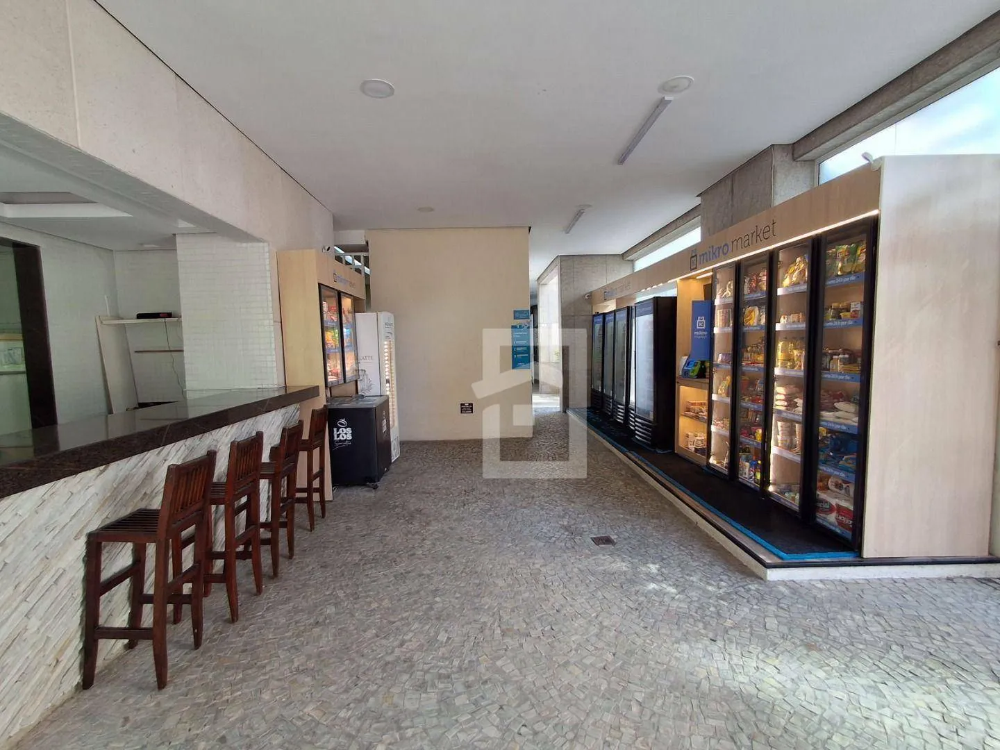 Glass-enclosed balcony in a 2-bedroom apartment, 64 m² — photo 7