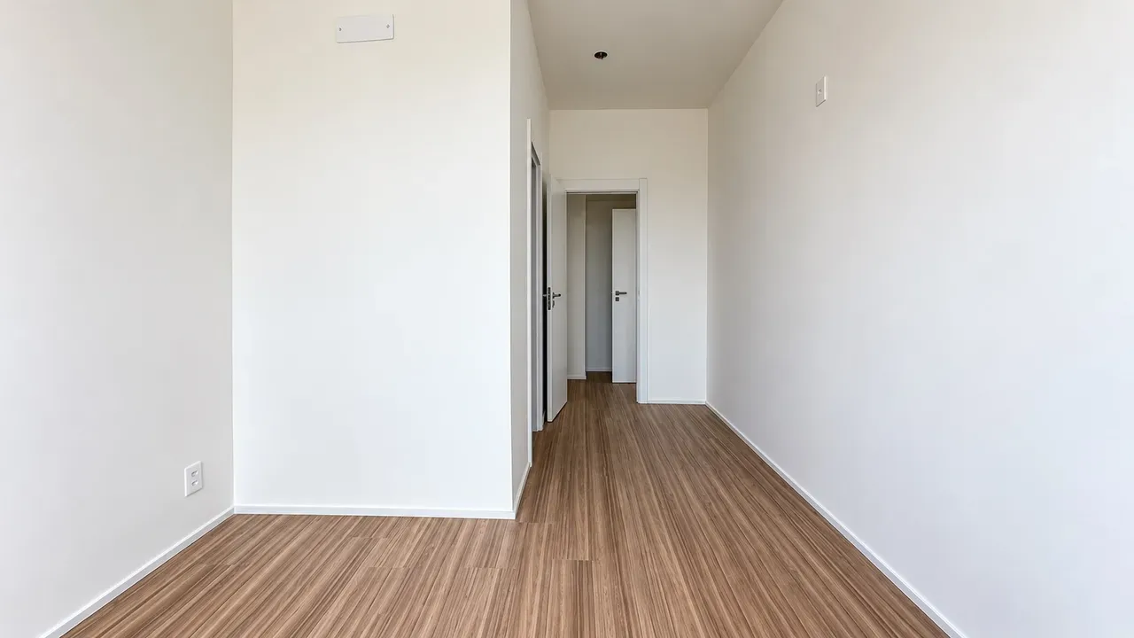 Glass-enclosed balcony in a 3-bedroom apartment, 115 m² — photo 13