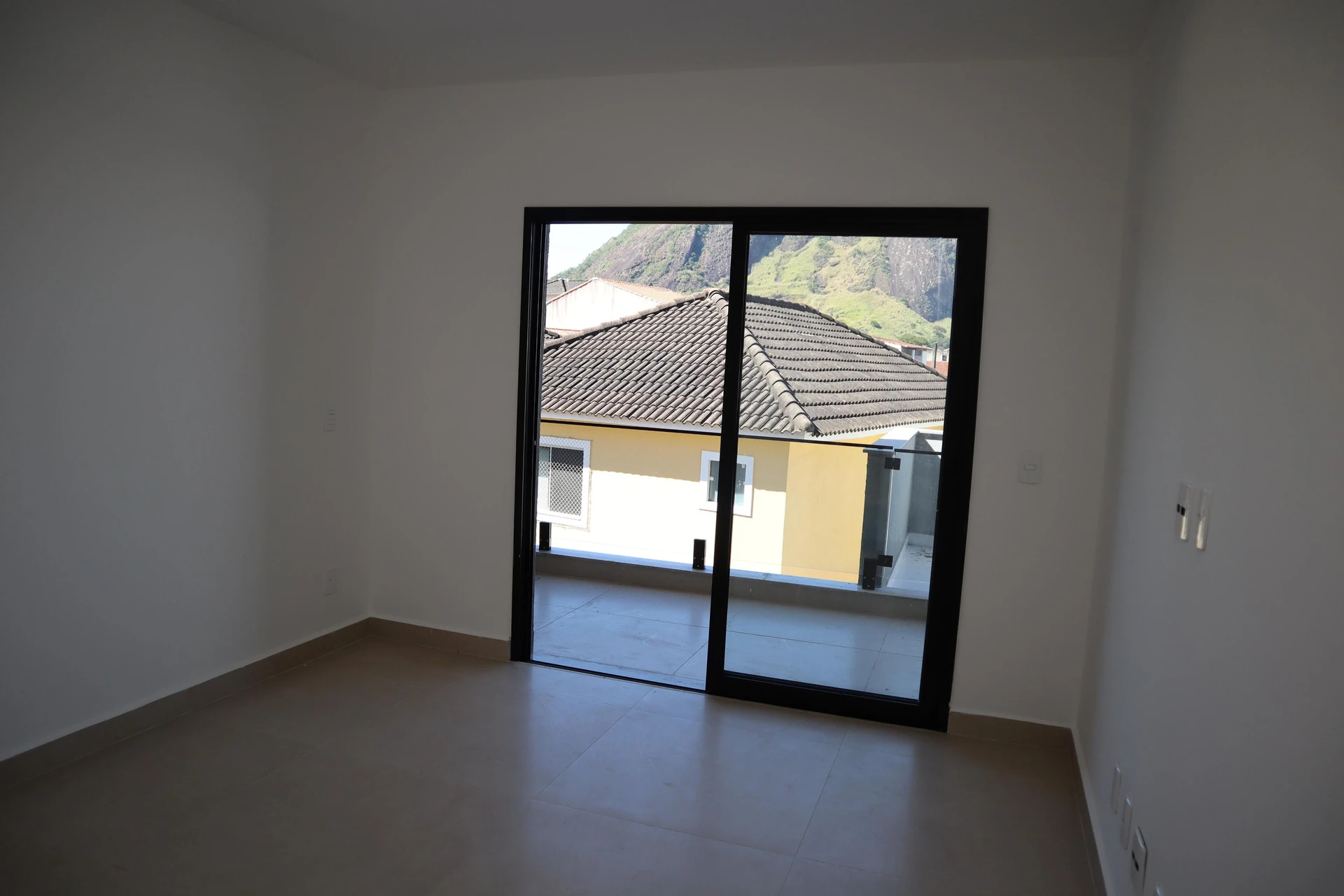 4-bedroom house with a grill on the balcony — photo 53
