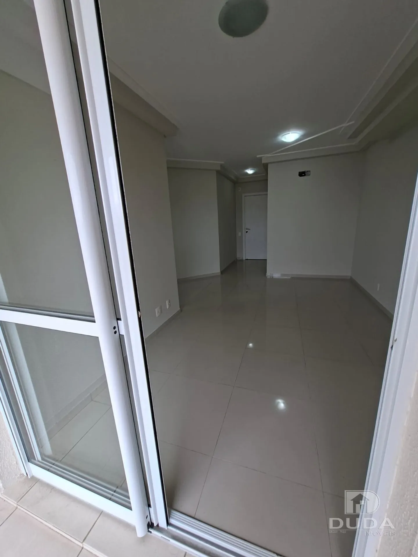 Apartment on the 10th floor with floor-to-ceiling windows — photo 81