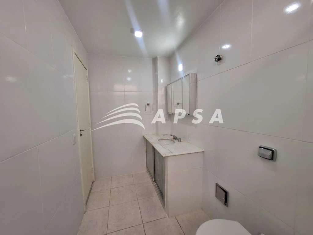 3-bedroom apartment with a separate kitchen — photo 13