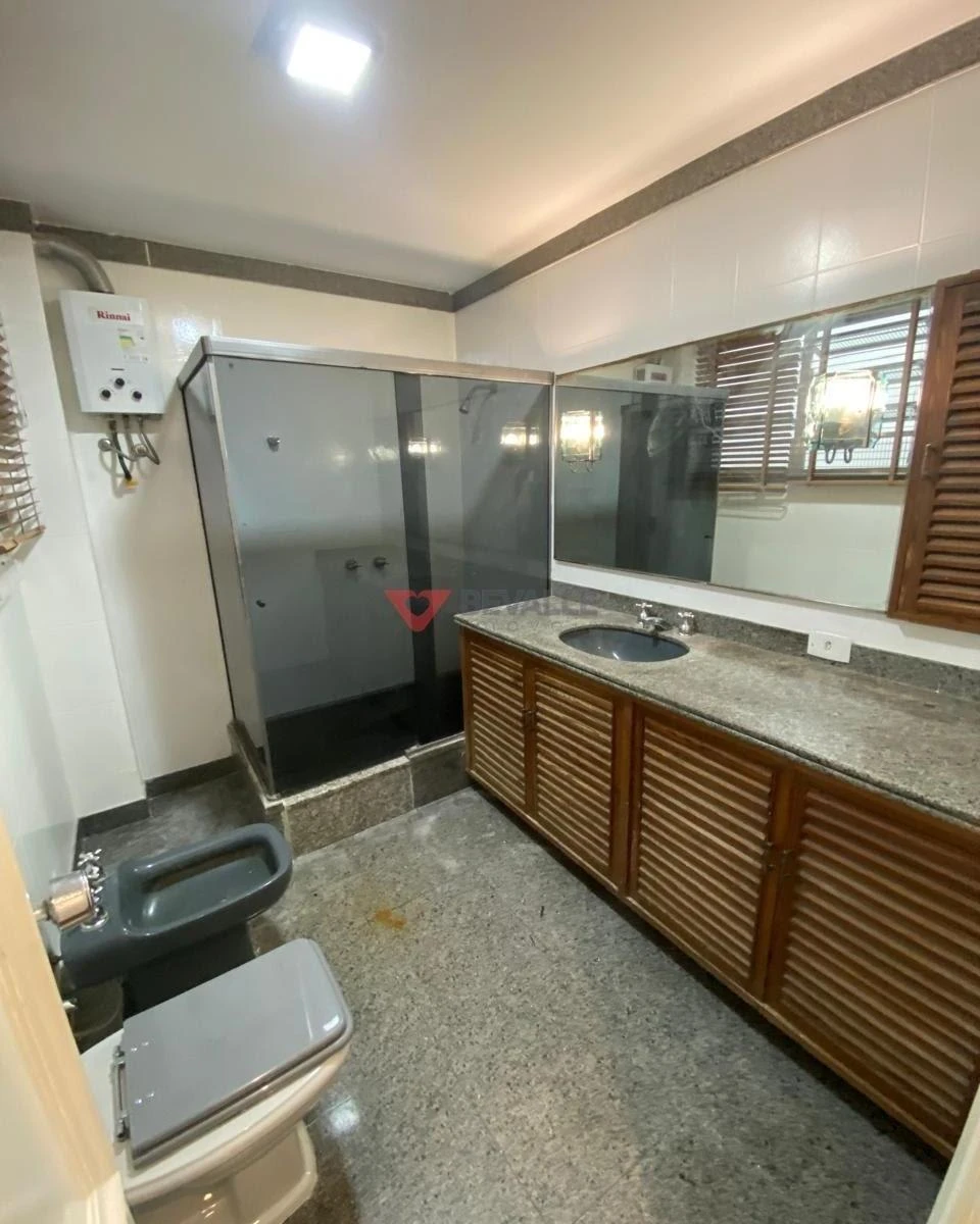 Apartamento de 210 m² com 4 quartos e 3 banheiros — photo 5