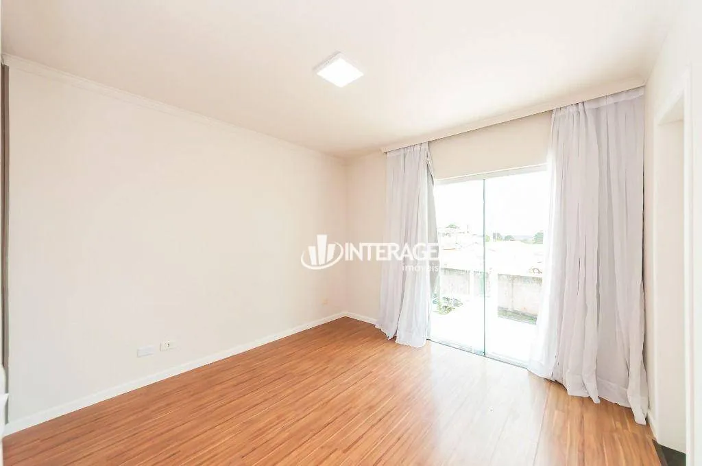 House with 3 bedrooms and a private garden — photo 19