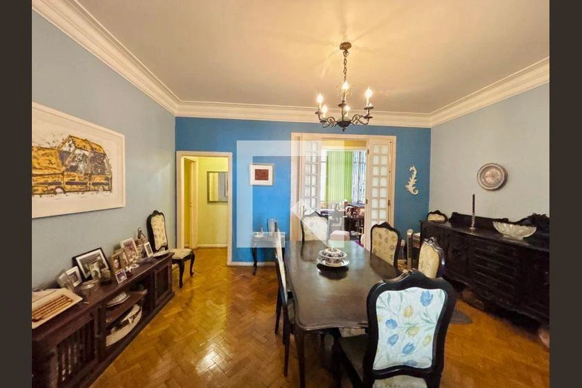 Furnished apartment with 3 bedrooms and 200 m² — photo 39