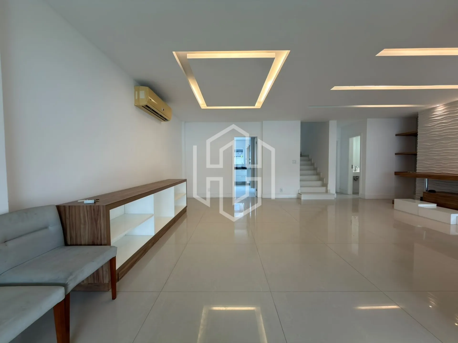 House, 220 m², with a grill on the balcony — photo 6
