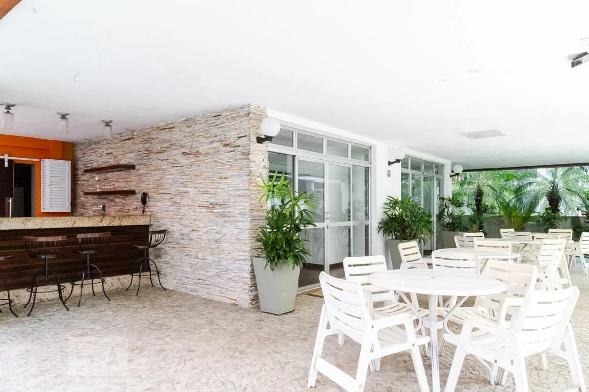 Furnished 2-bedroom apartment with a glassed-in balcony — photo 81