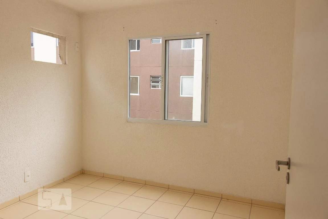 Unfurnished 2-bedroom apartment with closed kitchen — photo 32