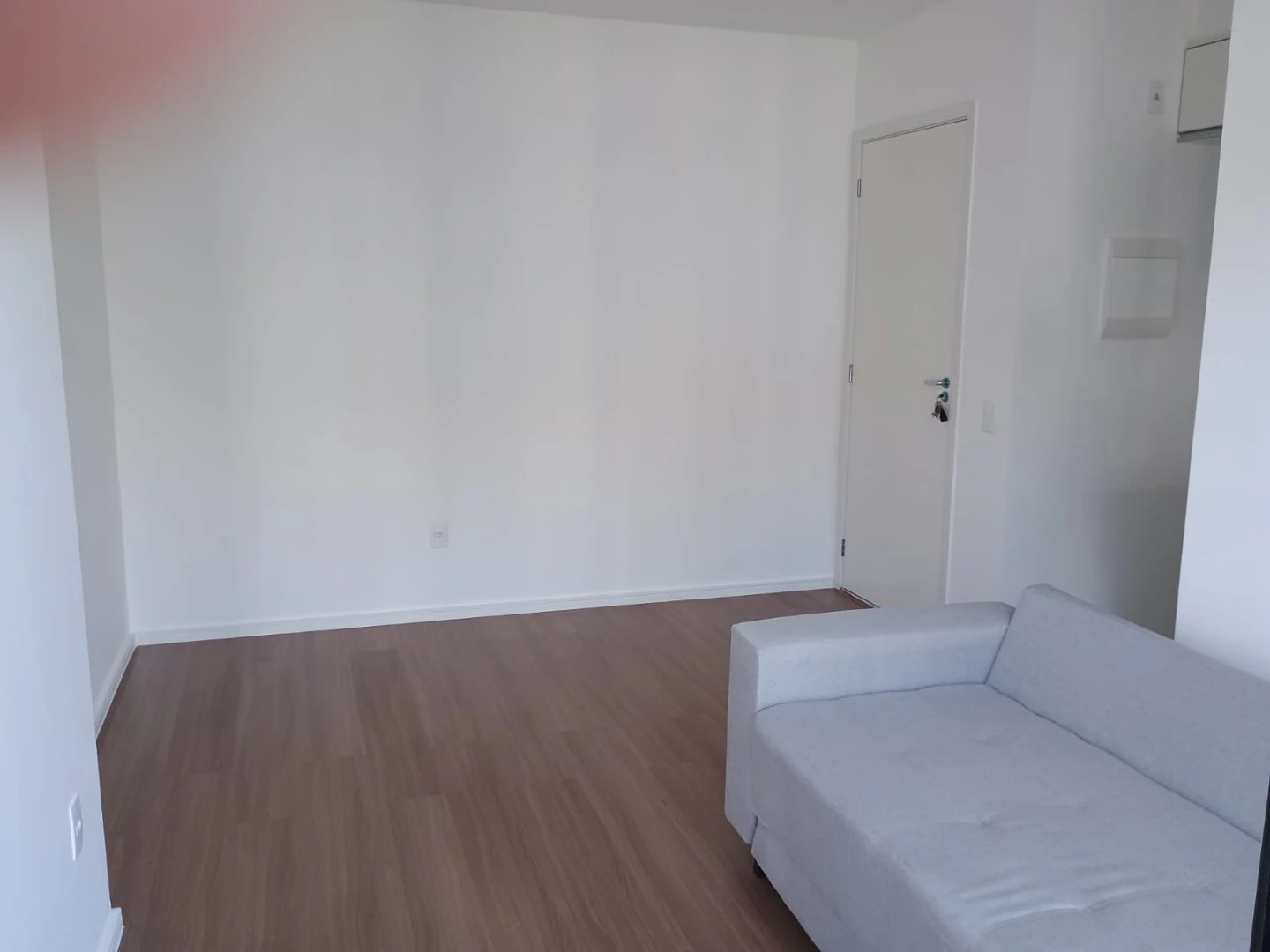 Деревянный пол или ламинат и 2 спальни: квартира 45 м² — photo 3