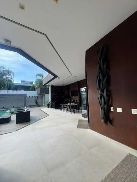 Casa com 5 quartos e 5 banheiros, cozinha planejada — photo 29