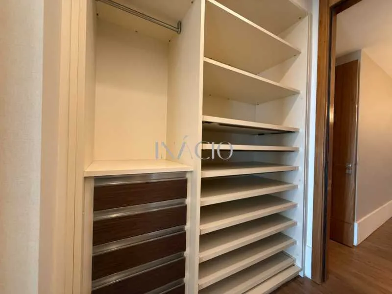 Water view in a 4-bedroom apartment, 380 m² — photo 10