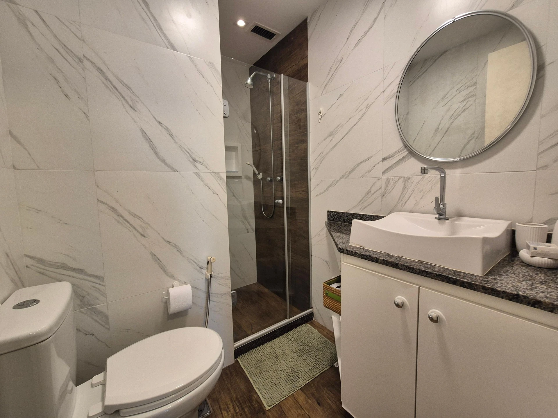 Furnished apartment with 2 en-suite bedrooms and 1 parking — photo 37
