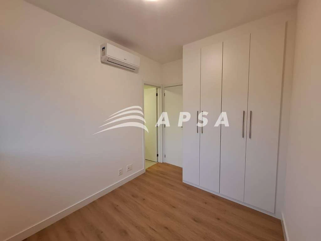 74 m² apartment with 2 en-suite bedrooms and 2 parking — photo 3