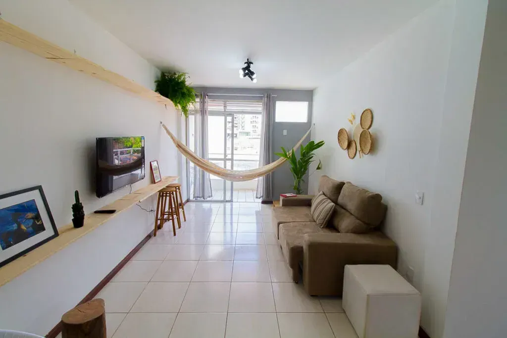 One-bedroom apartment with a home office