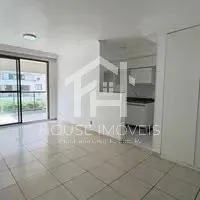 2-bedroom apartment in a building with a tennis court — photo 7