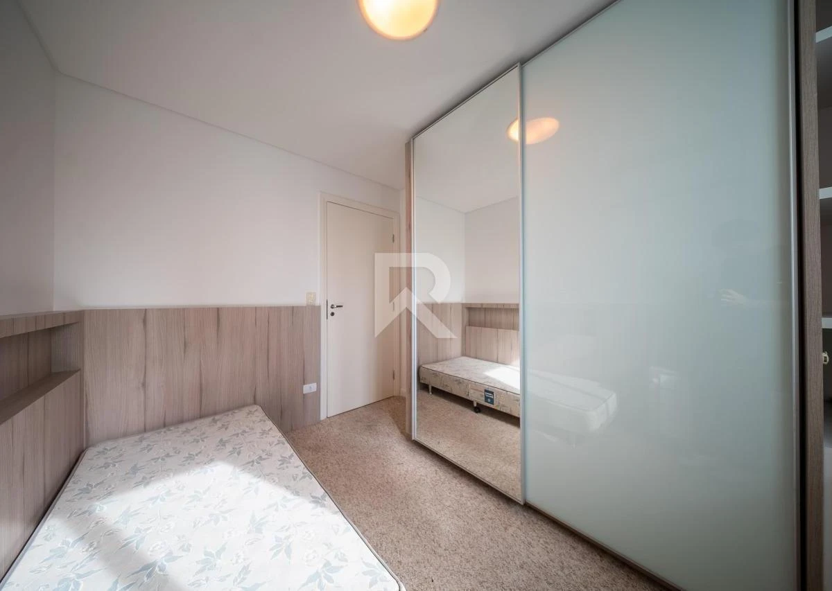 192 m² apartment with floor-to-ceiling windows and a bathtub — photo 13