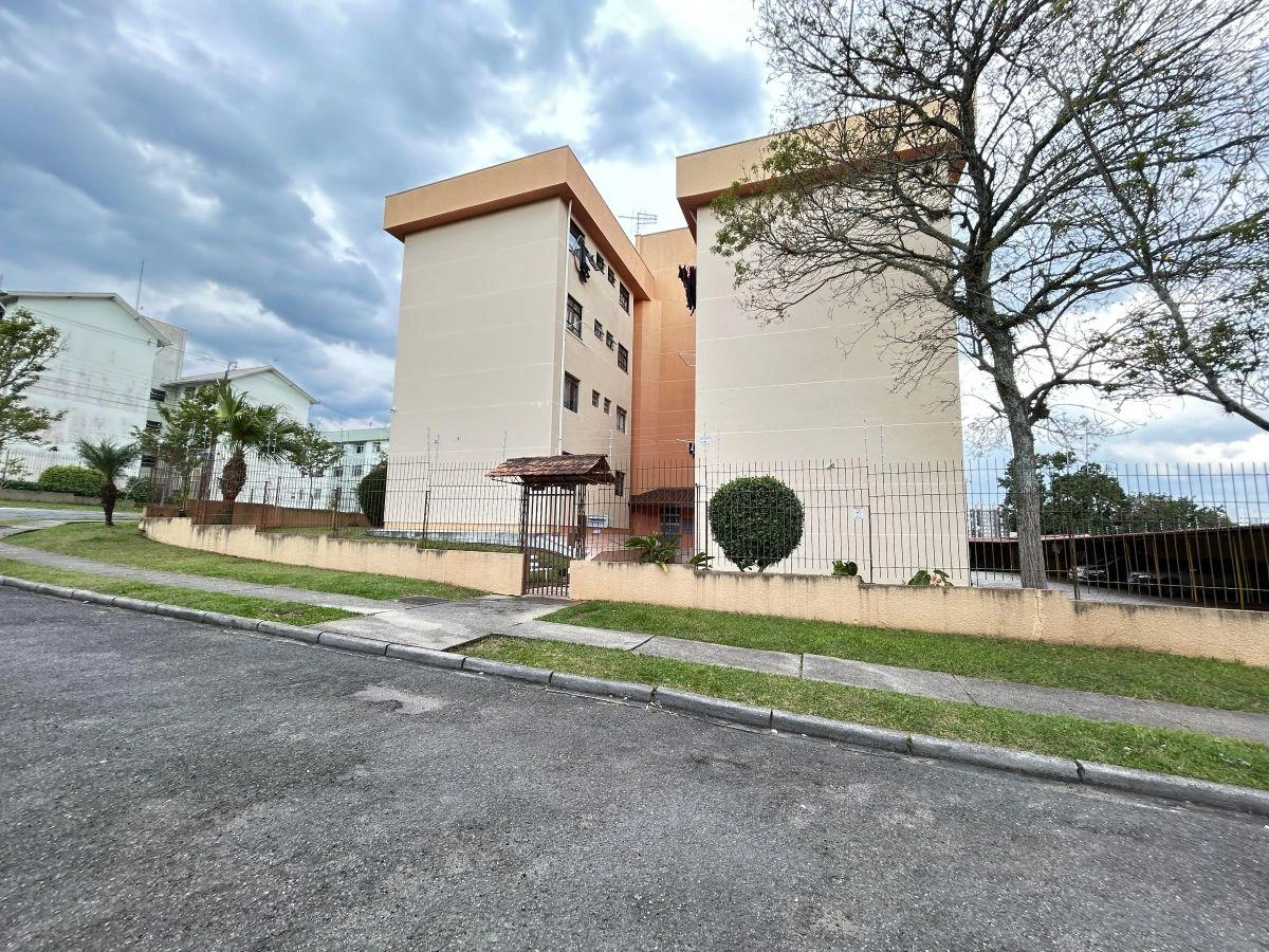 Apartamento de 3 quartos com piso de madeira ou laminado — photo 16