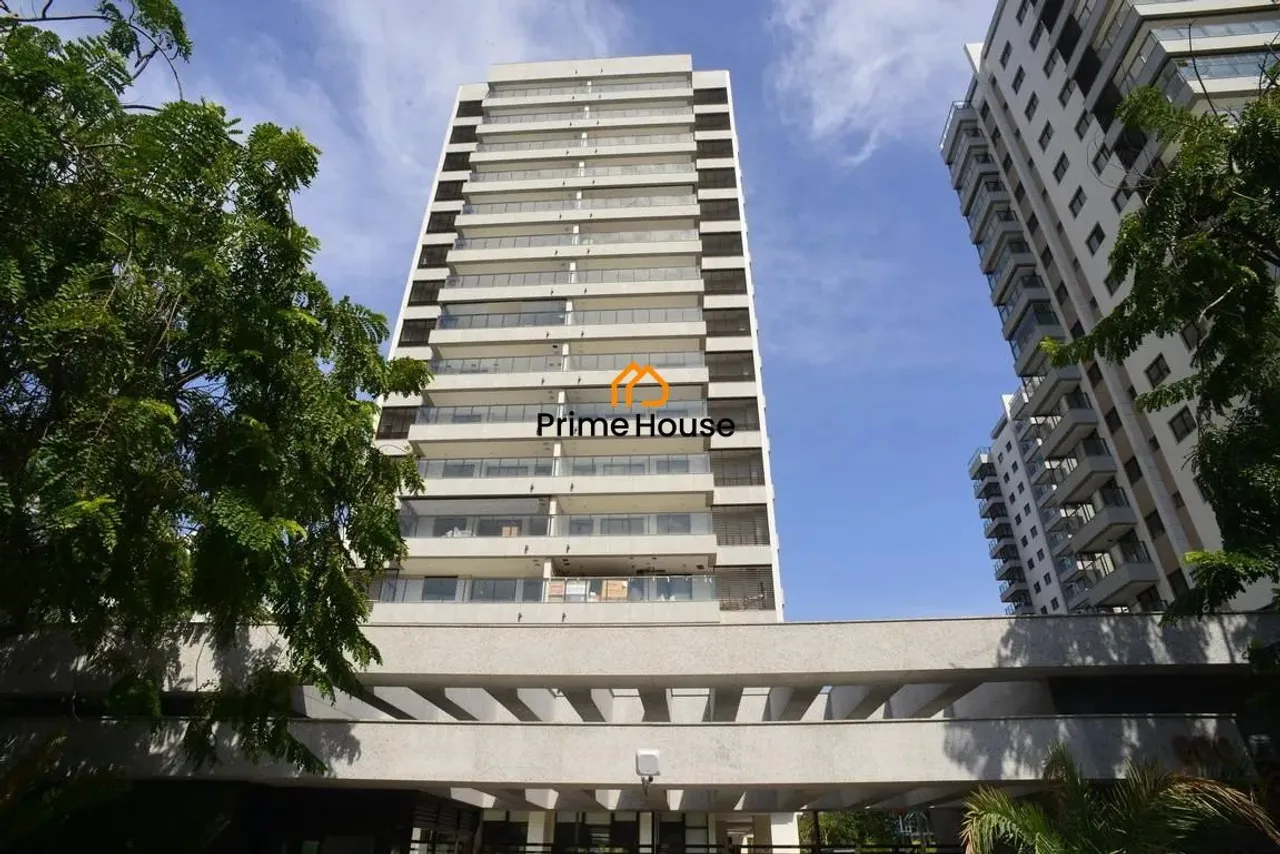 3-bedroom apartment with 3 bathrooms and a balcony — photo 15