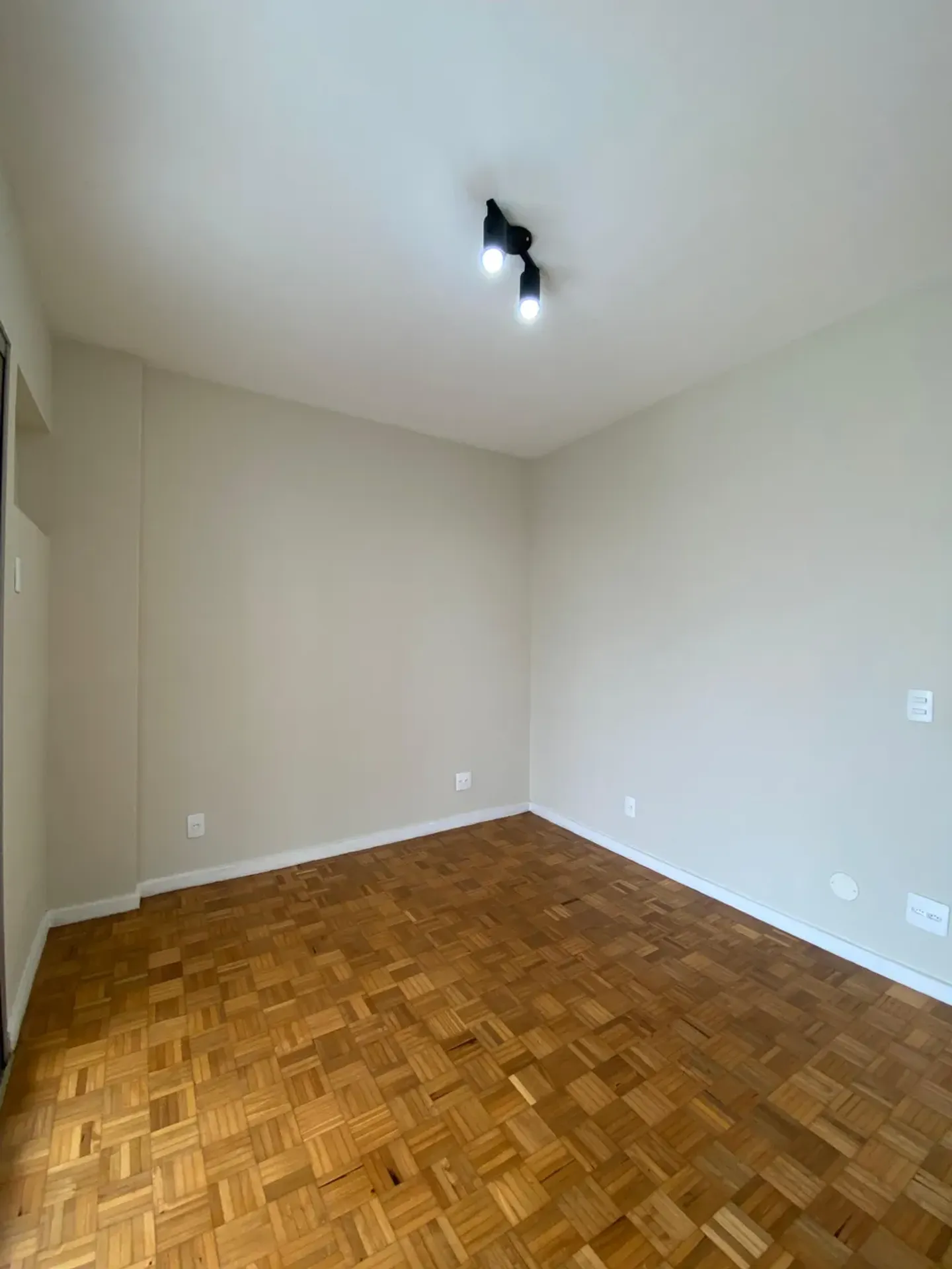 Пральна машина та 2 спальні: квартира 90 м² — photo 18