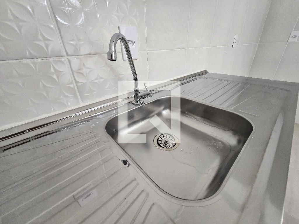 Apartment with 2 bedrooms and a glass-enclosed shower — photo 22