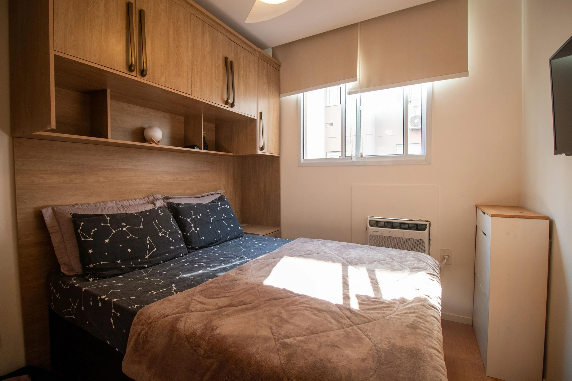 One-bedroom apartment in a building with a gym — photo 3