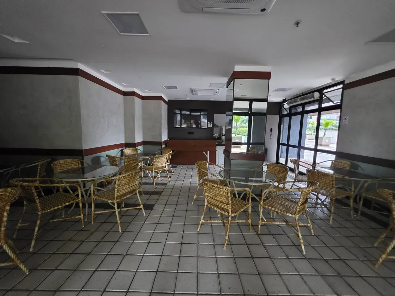 Furnished 2-bedroom apartment with 3 bathrooms — photo 30