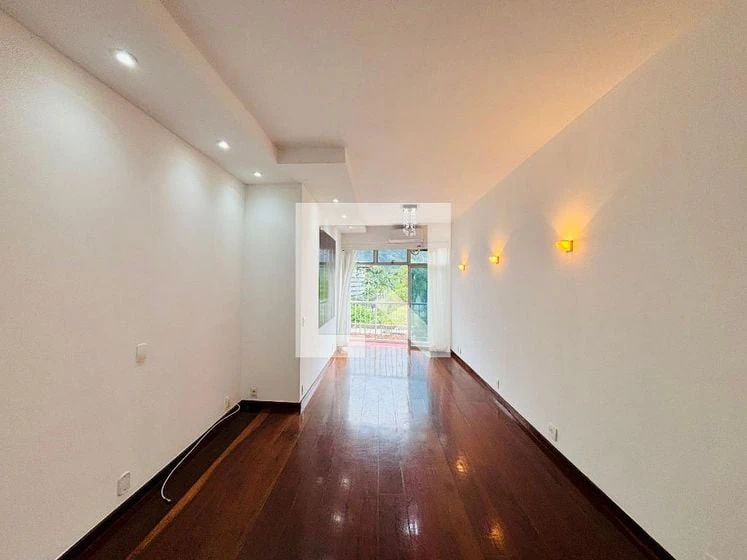 Apartamento, 102 m², com vista para a água