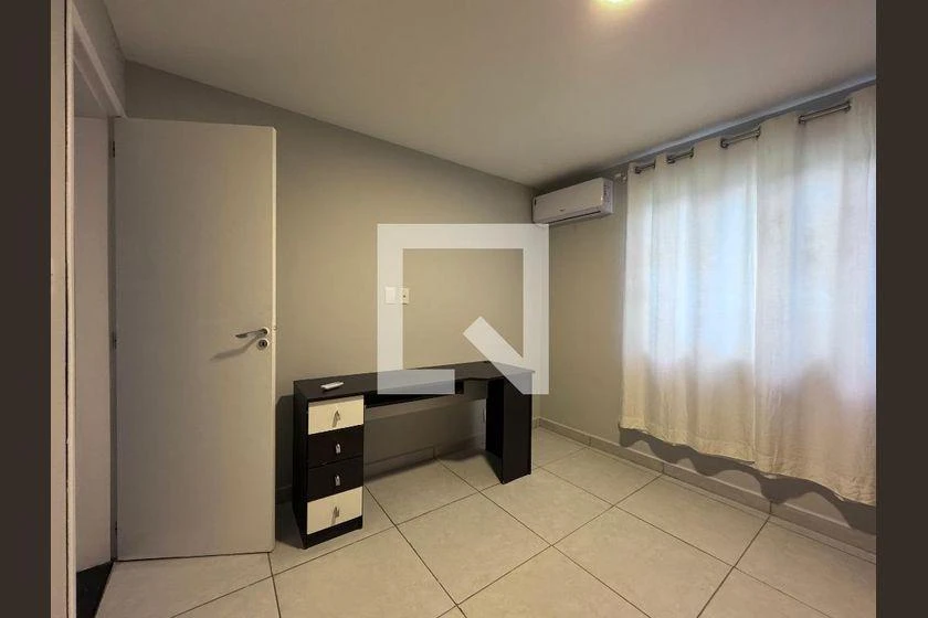 House 280 m² with 4 bedrooms and 3 bathrooms — photo 32