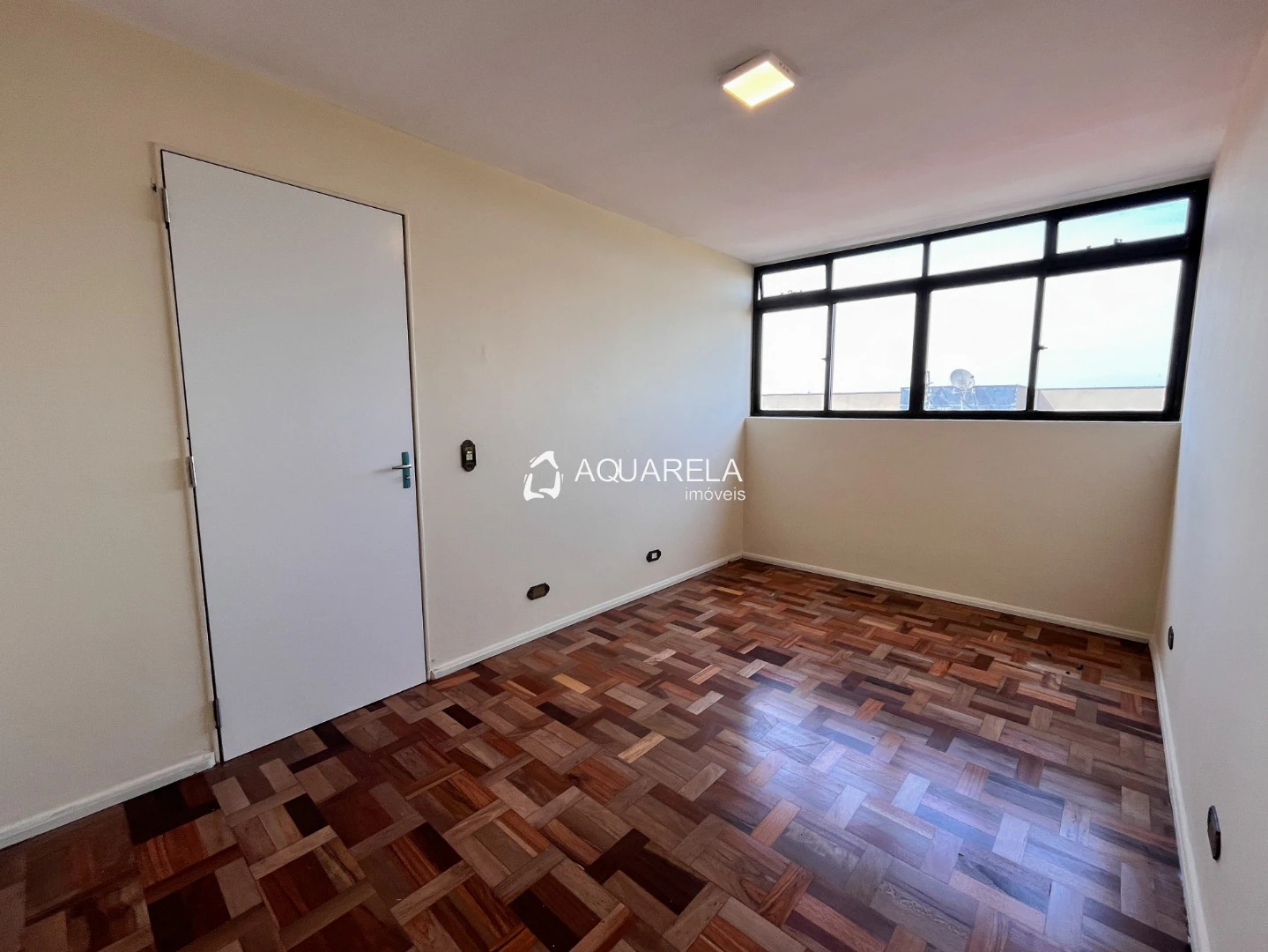 Apartment, 70 m², with wood or laminate floors — photo 11
