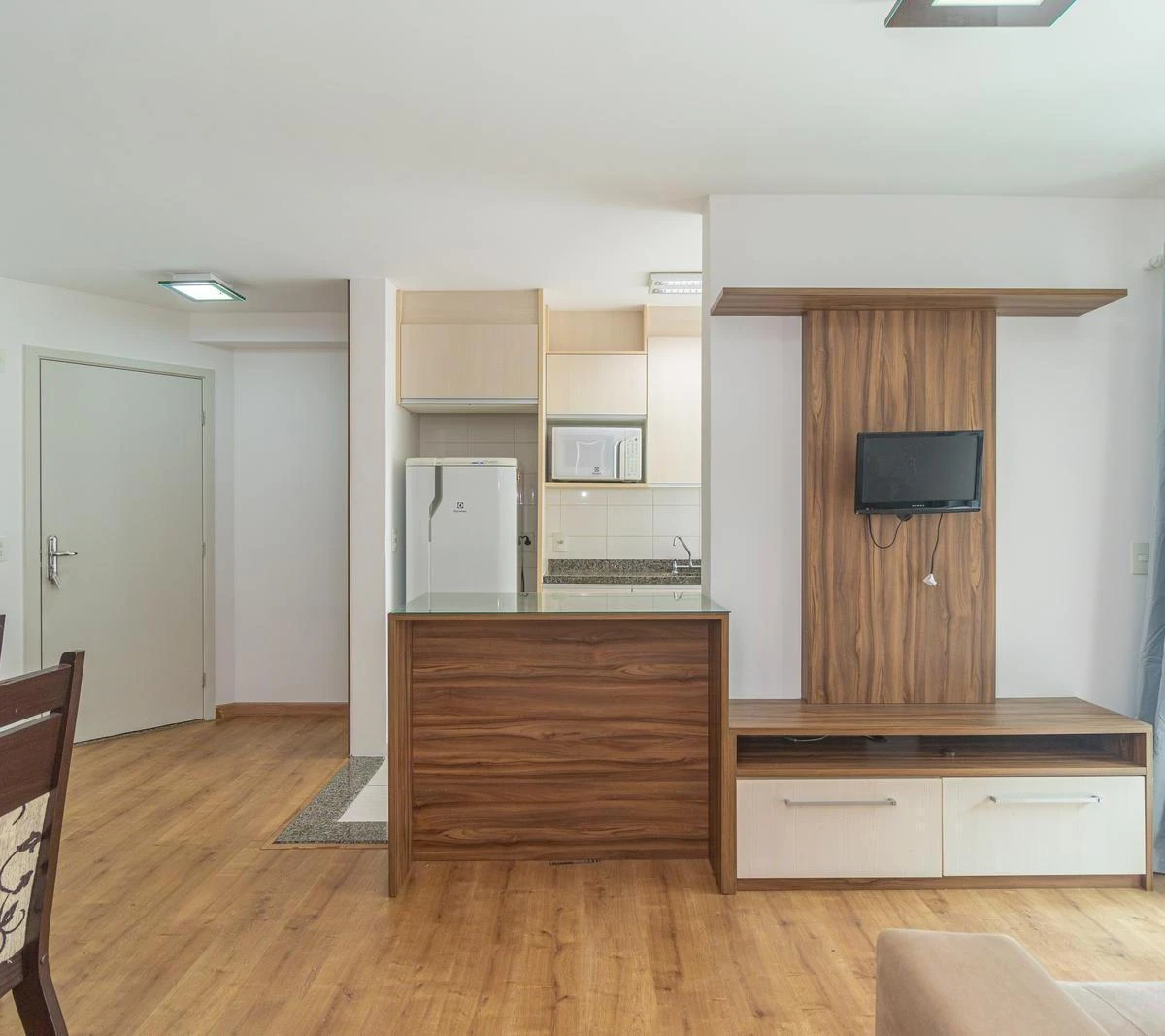 Квартира 71 м² з балконом із грилем та заскленим балконом — photo 12