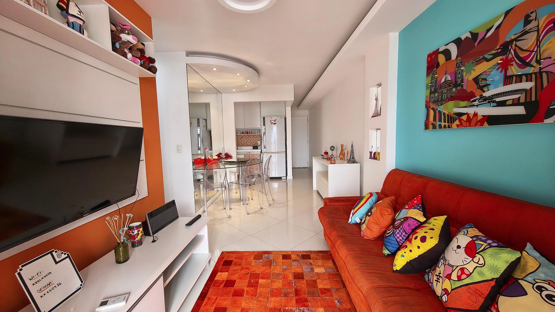 One-bedroom apartment in a building with a gym — photo 11