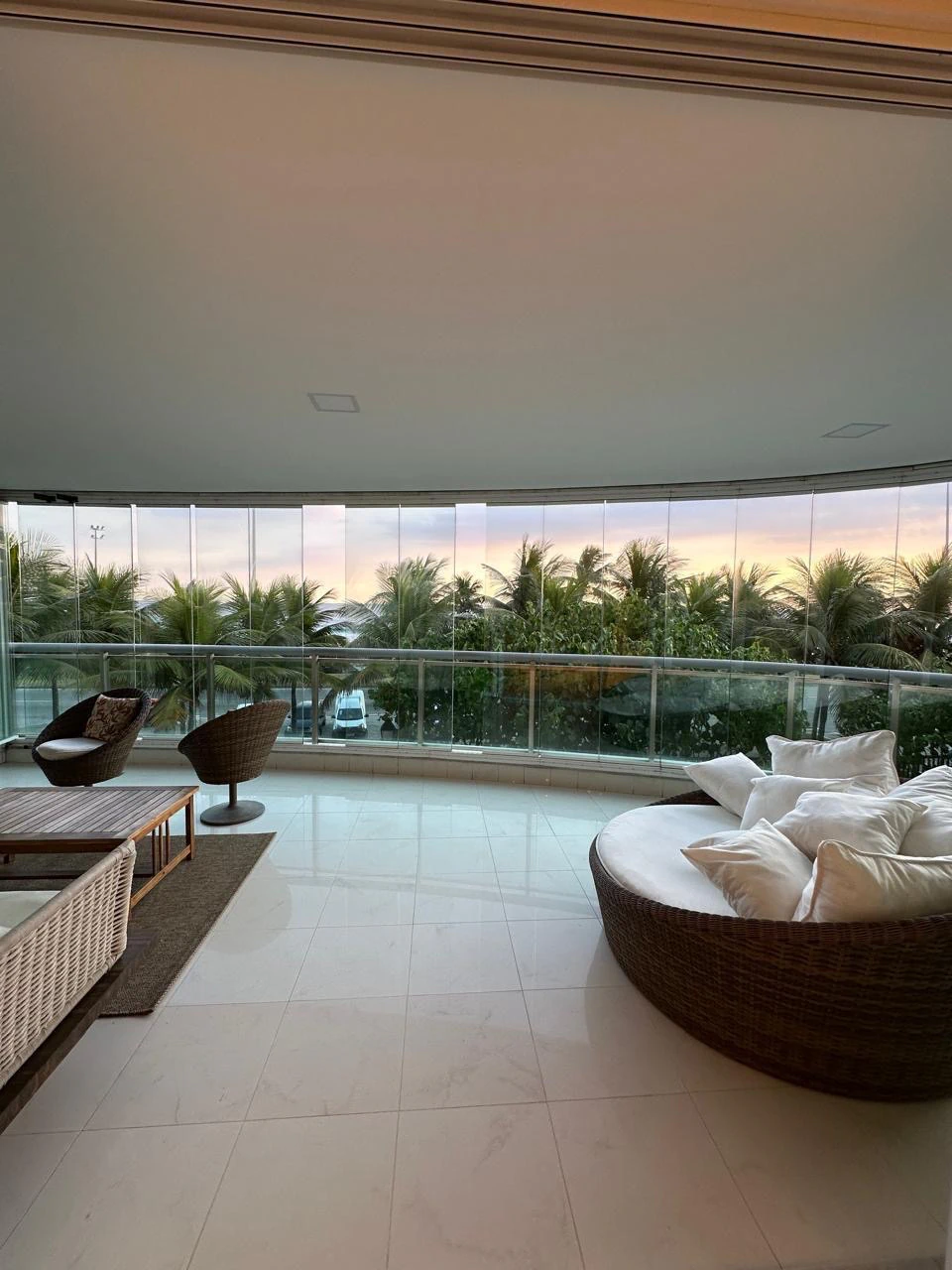 Apartamento mobiliado reformado com 4 suítes e 392 m² — photo 18