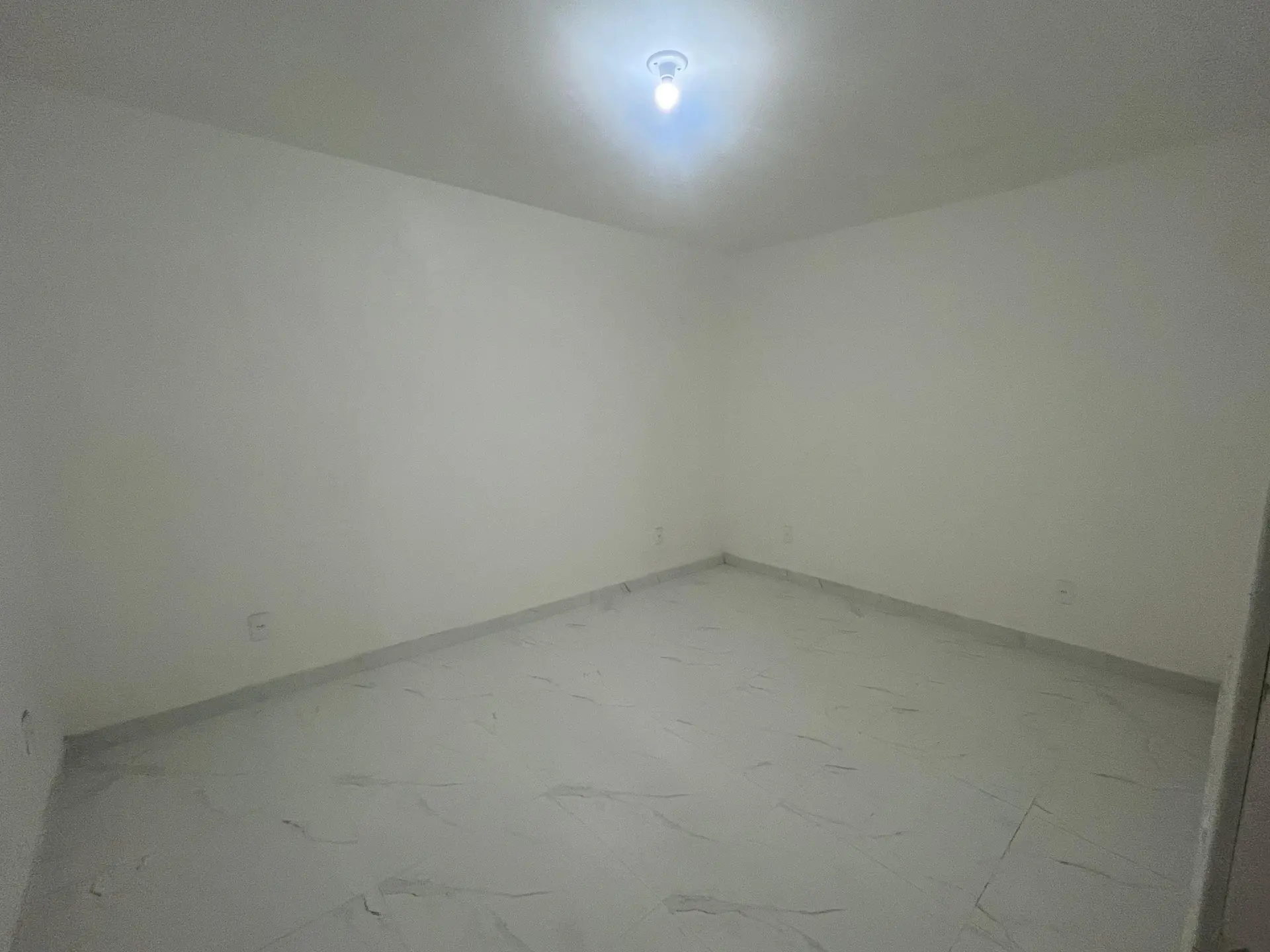 Unfurnished house with 2 bedrooms and open-plan kitchen — photo 10