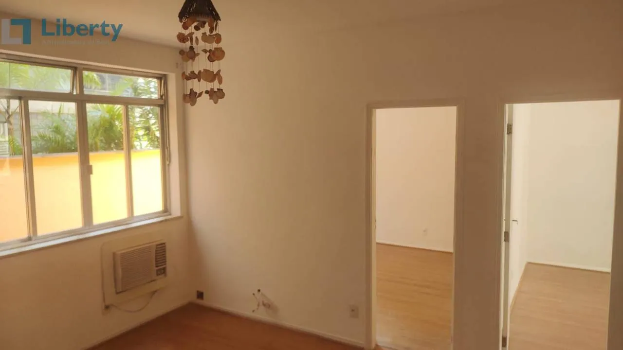 Apartment on the 3rd floor with wood or laminate floors