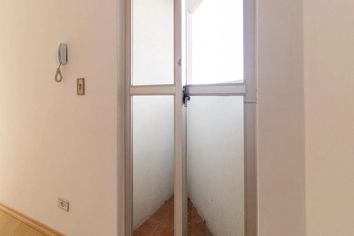 Apartment, 32 m², with wood or laminate floors — photo 25