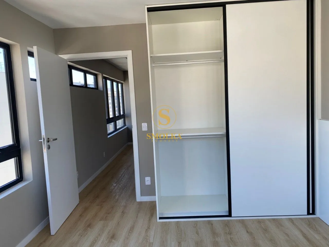 Apartamento de 54 m² con 1 suite y balcón de vidrio — photo 11